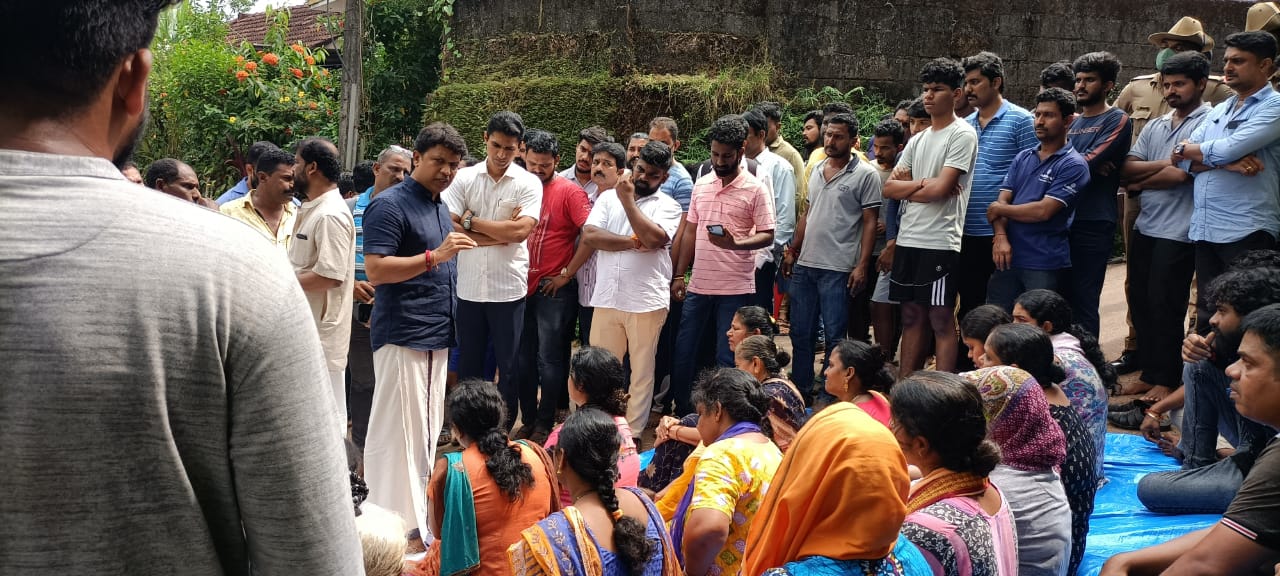 ಕೋಡಿಕಲ್: ನಾಗಬನಕ್ಕೆ ಹಾನಿ; ಸ್ಥಳೀಯರಿಂದ ಪ್ರತಿಭಟನೆ