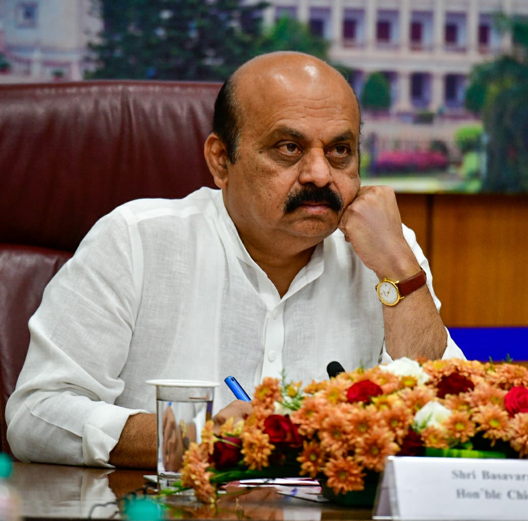 ಬಿಟ್ ಕಾಯಿನ್ ಹಗರಣ: ಹಿರಿಯ ಪೊಲೀಸ್ ಅಧಿಕಾರಿಗಳೊಂದಿಗೆ ಸಿಎಂ ಬೊಮ್ಮಾಯಿ ಸಭೆ