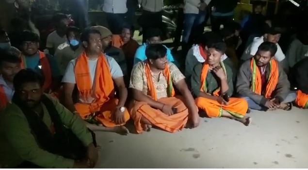 ಕೋಲಾರ: ದತ್ತ ಮಾಲಾಧಾರಿಗಳಿದ್ದ ಬಸ್ ಮೇಲೆ ಕಲ್ಲೆಸೆತ: ಮೂವರಿಗೆ ಗಾಯ