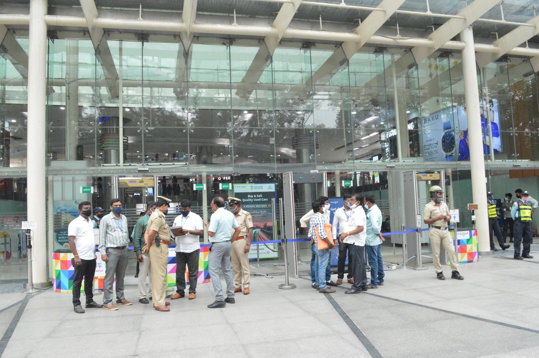 ಬೆಂಗಳೂರು: ತೆರಿಗೆ ಪಾವತಿಸದ ಮಂತ್ರಿ ಮಾಲ್‍ಗೆ ಮತ್ತೆ ಬೀಗ ಹಾಕಿದ ಬಿಬಿಎಂಪಿ ಅಧಿಕಾರಿಗಳು