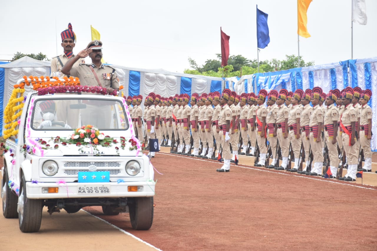 ಪೊಲೀಸರು ಅಸಹಾಯಕರ, ಬಡವರ ಬಗ್ಗೆ ಸದಾ ಕಾಳಜಿ ಹೊಂದಿರಬೇಕು: ಪಿ.ಹರಿಶೇಖರನ್