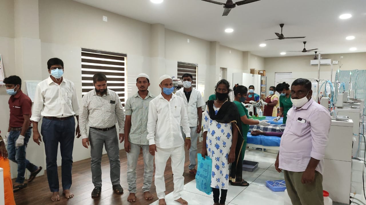 ಭಟ್ಕಳ: ರೋಗಿಗಳಿಗೆ ಹಣ್ಣು ಹಂಪಲು ವಿತರಣೆ