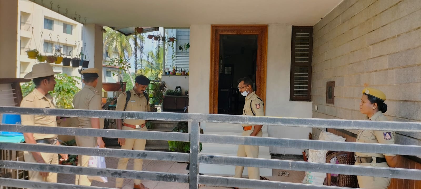 ವಿದ್ಯಾರ್ಥಿನಿಗೆ ಲೈಂಗಿಕ ಕಿರುಕುಳ ಪ್ರಕರಣ; ಆರೋಪಿ ವಕೀಲ ರಾಜೇಶ್ ಭಟ್ ಗಾಗಿ ಶೋಧ