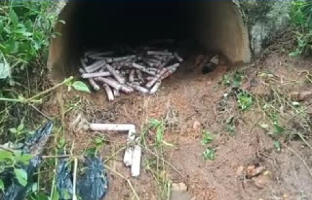 ಚಾಮರಾಜನಗರ: ಅಕ್ರಮವಾಗಿ ಶೇಖರಿಸಿಟ್ಟಿದ್ದ ಸ್ಫೋಟಕ ವಸ್ತುಗಳು ಪತ್ತೆ