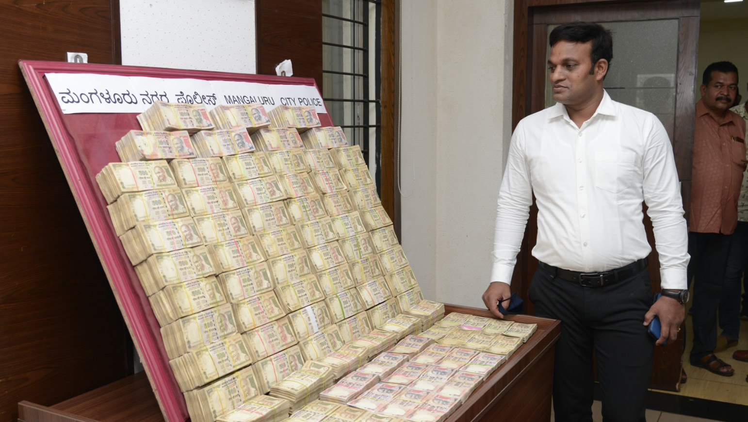 ಮಂಗಳೂರು: 1.92 ಕೋಟಿ ರೂ. ಮೌಲ್ಯದ ಅಮಾನ್ಯ ನೋಟು ಪತ್ತೆ