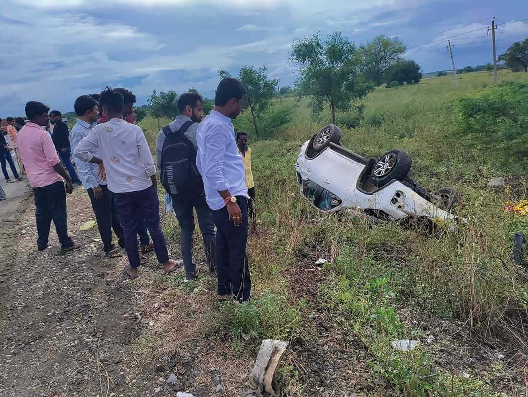 ಕಲಬುರಗಿ: ಶ್ರೀಗುರುಲಿಂಗ ದೇವರ ಕಾರು ಢಿಕ್ಕಿ; ಇಬ್ಬರು ಪಾದಚಾರಿಗಳು ಸ್ಥಳದಲ್ಲೇ ಸಾವು