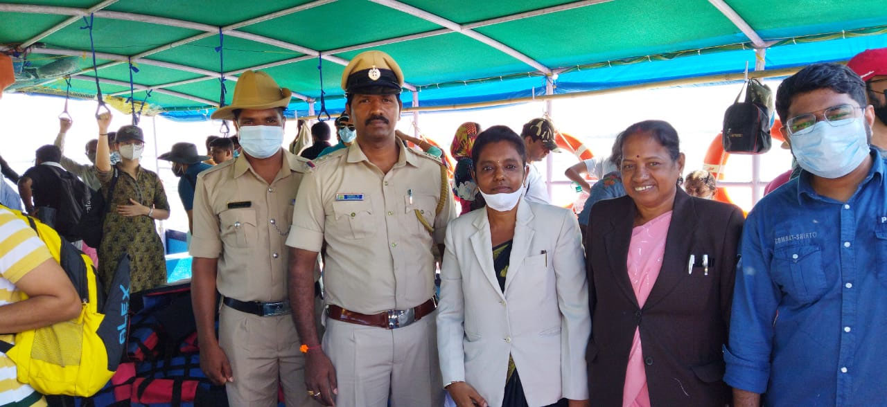 ಮಲ್ಪೆ ಸಮುದ್ರ ಮಧ್ಯೆ ಕಾನೂನು ಅರಿವು ಕಾರ್ಯಕ್ರಮ