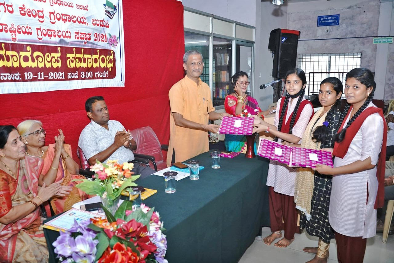 ಪುಸ್ತಕವನ್ನು ಪ್ರೀತಿಸಿದರೆ ನಮ್ಮಂದಿಗೆ ಬದುಕುತ್ತದೆ: ಡಾ.ಮಾಧವಿ ಭಂಡಾರಿ