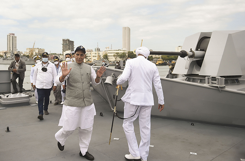 ಕೆಲವು ಹೊಣೆಗೇಡಿ ದೇಶಗಳಿಂದ ಸಮುದ್ರ ಕಾನೂನಿನ ತಪ್ಪು ವ್ಯಾಖ್ಯಾನ: ಚೀನಾ ವಿರುದ್ಧ ರಾಜನಾಥ್ ಪರೋಕ್ಷ ಟೀಕೆ