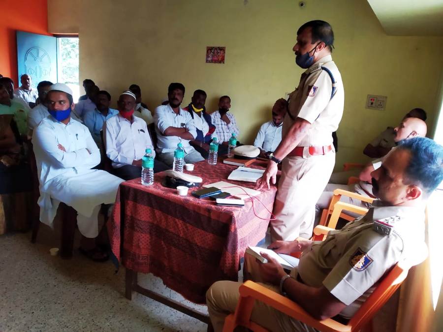 ಶನಿವಾರಸಂತೆಯಲ್ಲಿ ಶಾಂತಿಸಭೆ: ವೈಯಕ್ತಿಕ ಕಲಹಗಳು ಕೋಮು ಸಂಘರ್ಷವಾಗಿ ಮಾರ್ಪಡುತ್ತಿವೆ