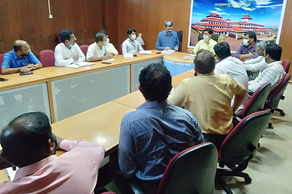 ಪರಿಷತ್ ಚುನಾವಣೆಯಲ್ಲಿ ಗೊಂದಲಕ್ಕೆ ಆಸ್ಪದ ನೀಡಬೇಡಿ: ಎಡಿಸಿ