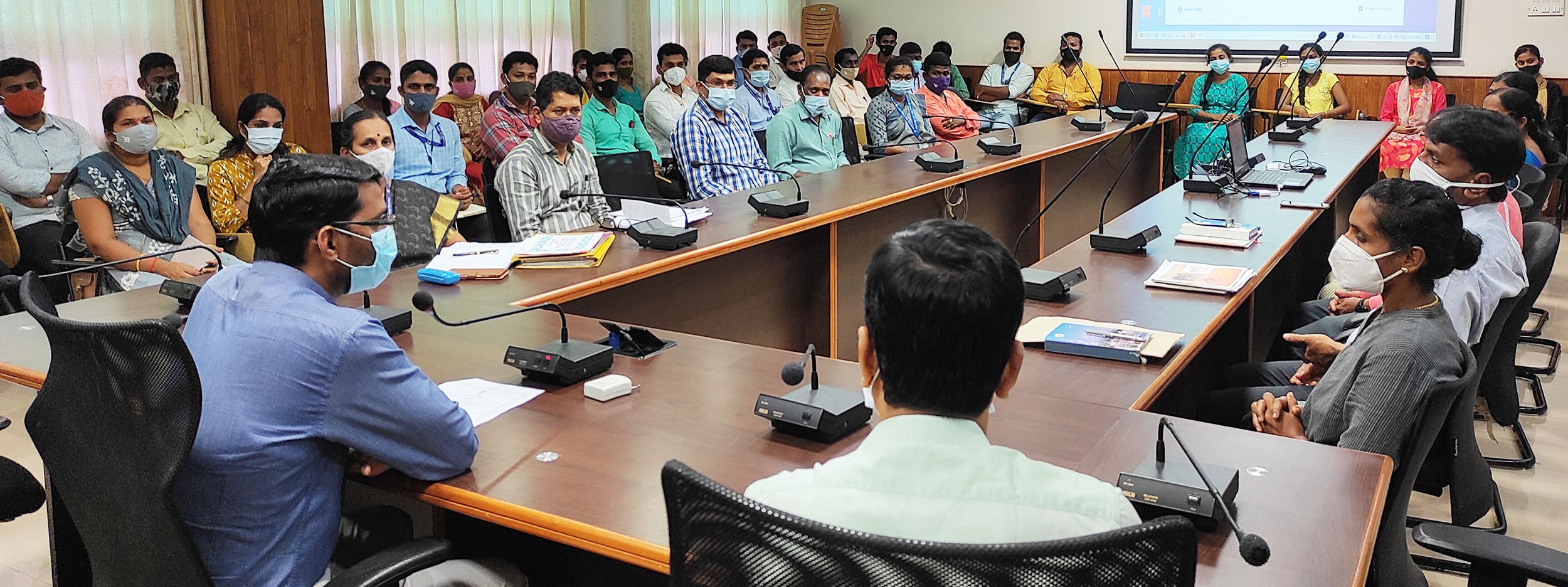 ಕಡತಗಳ್ನು ಶೀಘ್ರ ವಿಲೇವಾರಿ ಮಾಡಿ: ಉಡುಪಿ ಜಿಲ್ಲಾಧಿಕಾರಿ