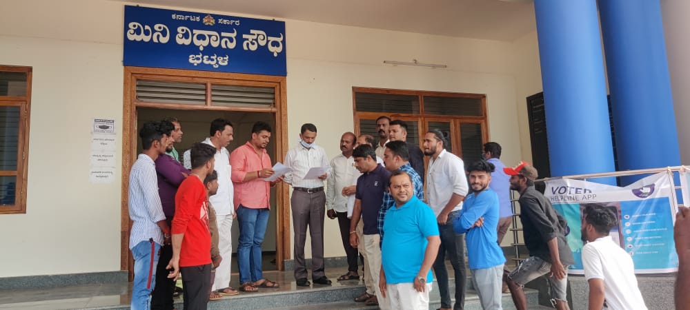 ಭಟ್ಕಳ: ವಿದ್ಯಾರ್ಥಿಗಳಿಗೆ ತಂಗುದಾಣ ಕಲ್ಪಿಸುವಂತೆ ಮನವಿ