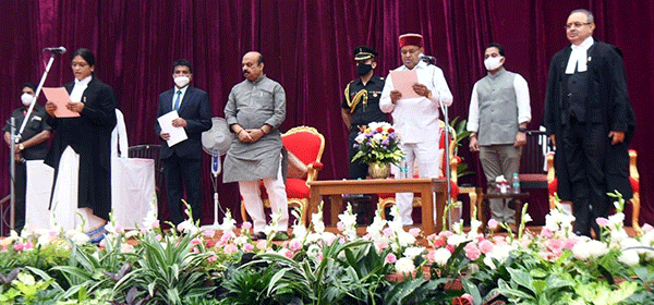 ಹೈಕೋರ್ಟ್‌ನ ಮೂವರು ನೂತನ ನ್ಯಾಯಮೂರ್ತಿಗಳು ಪ್ರಮಾಣ ವಚನ ಸ್ವೀಕಾರ