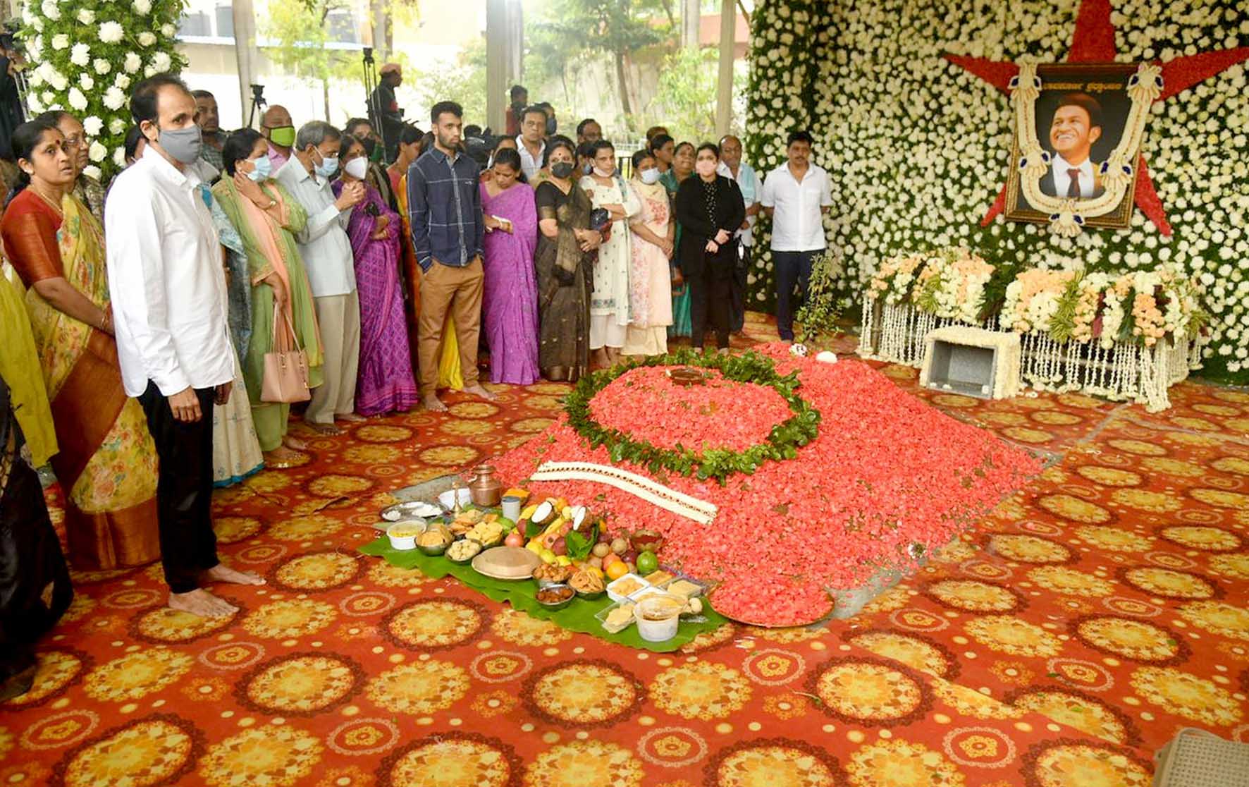 ಪುನೀತ್ ರಾಜ್‍ಕುಮಾರ್ ನಿಧನ ಹಿನ್ನೆಲೆ: ರಾಜ್ಯದ ವಿವಿಧೆಡೆ 11ನೇ ದಿನದ ವಿಧಿ ವಿಧಾನ