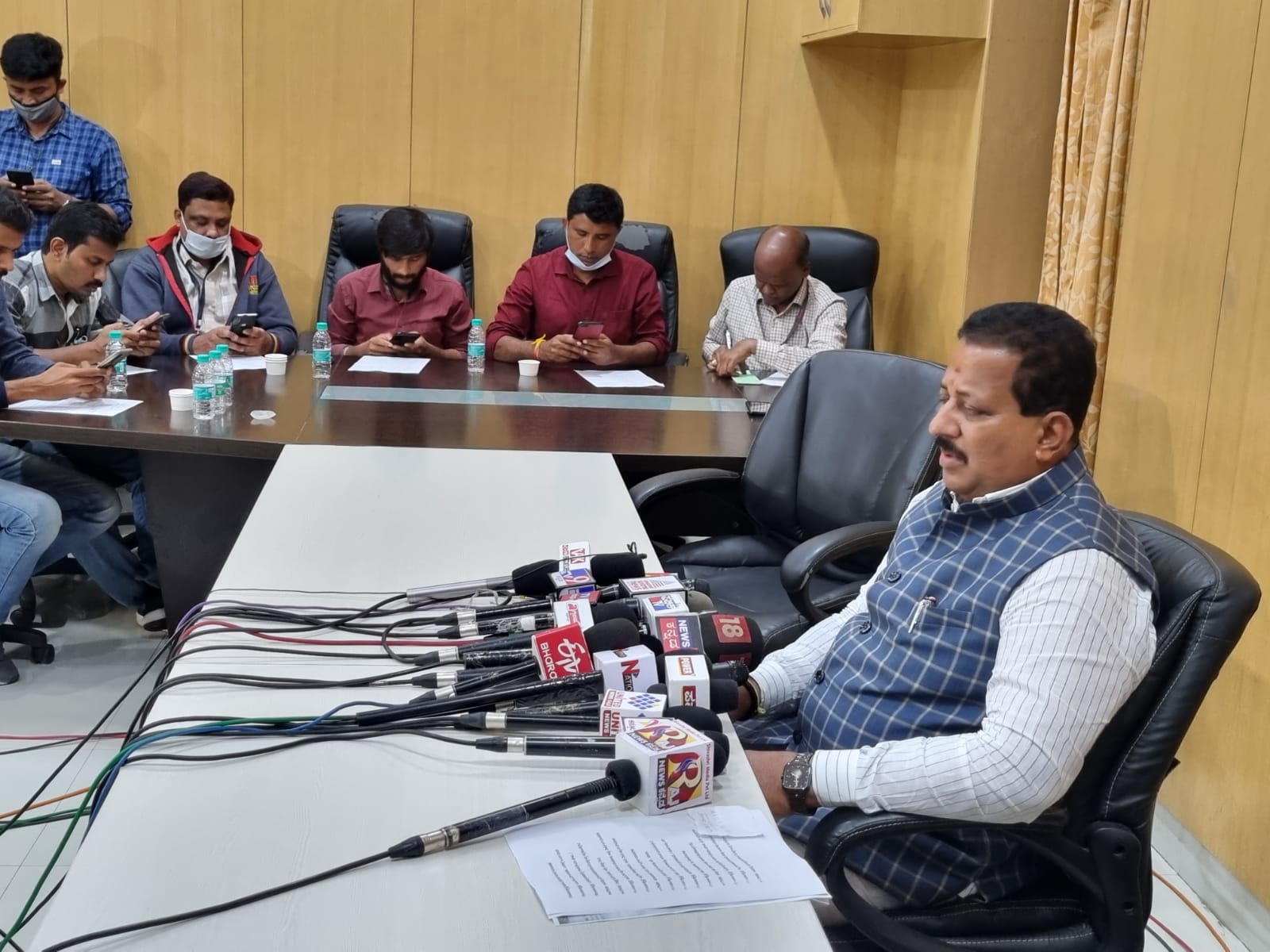 ಹತ್ಯೆ ಸಂಚು ಪ್ರಕರಣ: ಸಮಗ್ರ ತನಿಖೆಗೆ ಆಗ್ರಹಿಸಿ ಶಾಸಕ ಎಸ್.ಆರ್ ವಿಶ್ವನಾಥ್ ಹೇಳಿದ್ದೇನು?