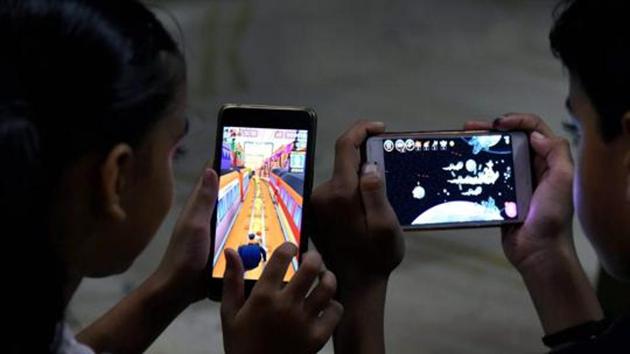 ಆನ್‌ಲೈನ್ ತರಗತಿ: ಶೇಕಡ 70ರಷ್ಟು ಮಕ್ಕಳಿಗೆ ಮೊಬೈಲ್ ವ್ಯಸನ!