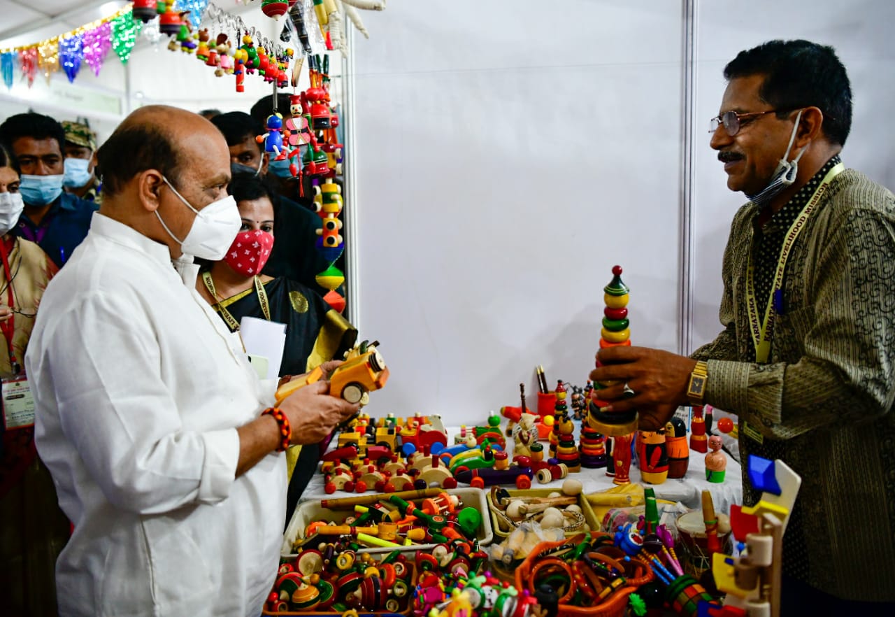 ಉತ್ತಮ ಮಾರುಕಟ್ಟೆಯಿಂದ ಗೃಹ ಹಾಗೂ ಗುಡಿ ಕೈಗಾರಿಕೆಗಳ ಆರ್ಥಿಕ ಅಭಿವೃದ್ಧಿ ಸಾಧ್ಯ: ಸಿಎಂ ಬಸವರಾಜ ಬೊಮ್ಮಾಯಿ