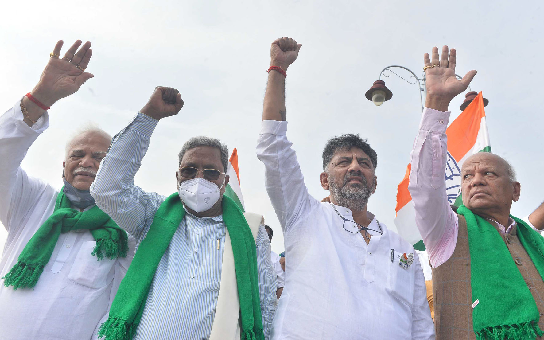 ನಾವು ಬೊಮ್ಮಾಯಿ ಬಳಿ ಕೇಳಿ ಹೋರಾಟ ಮಾಡಬೇಕಾ: ಸಿದ್ದರಾಮಯ್ಯ ಪ್ರಶ್ನೆ