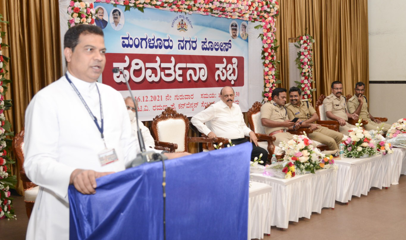 ಅಂತಃಕರಣದ ಎಚ್ಚರ ಆಲಿಸಿದರೆ ಎಡವಲು ಸಾಧ್ಯವಿಲ್ಲ : ವಂ. ರುಡೋಲ್ಫ್ ರವಿ ಡೇಸಾ