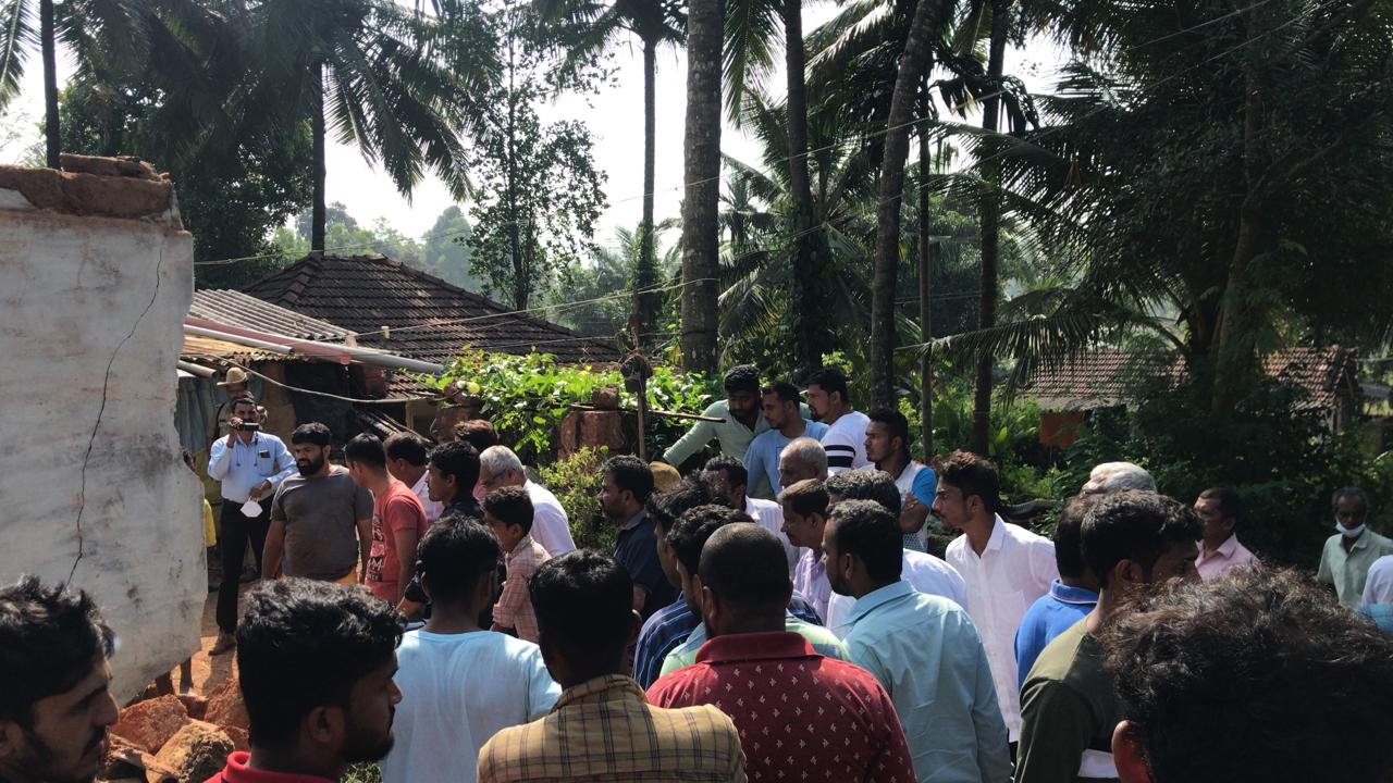 ಸುಳ್ಯ: ಮನೆಯ ಗೋಡೆ ಕುಸಿದು ಬಿದ್ದು ಇಬ್ಬರು ಮಹಿಳೆಯರು ಮೃತ್ಯು