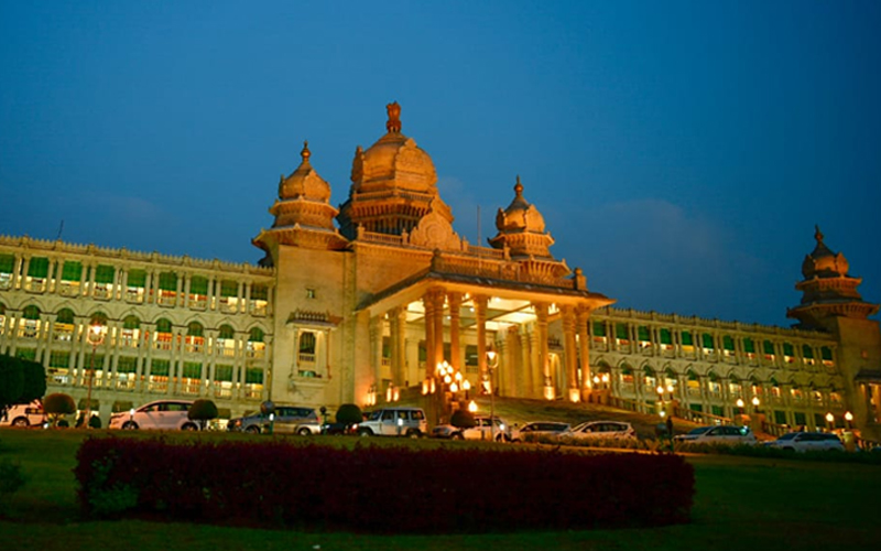 ಎಂಇಎಸ್ ಕಾರ್ಯಕರ್ತರಿಂದ ಸಂಗೊಳ್ಳಿ ರಾಯಣ್ಣನ ಪುತ್ಥಳಿಗೆ ಅವಮಾನ: ಕನ್ನಡಪರ ಸಂಘಟನೆಗಳಿಂದ ಡಿ.20ಕ್ಕೆ ಬೆಳಗಾವಿ ಚಲೋ