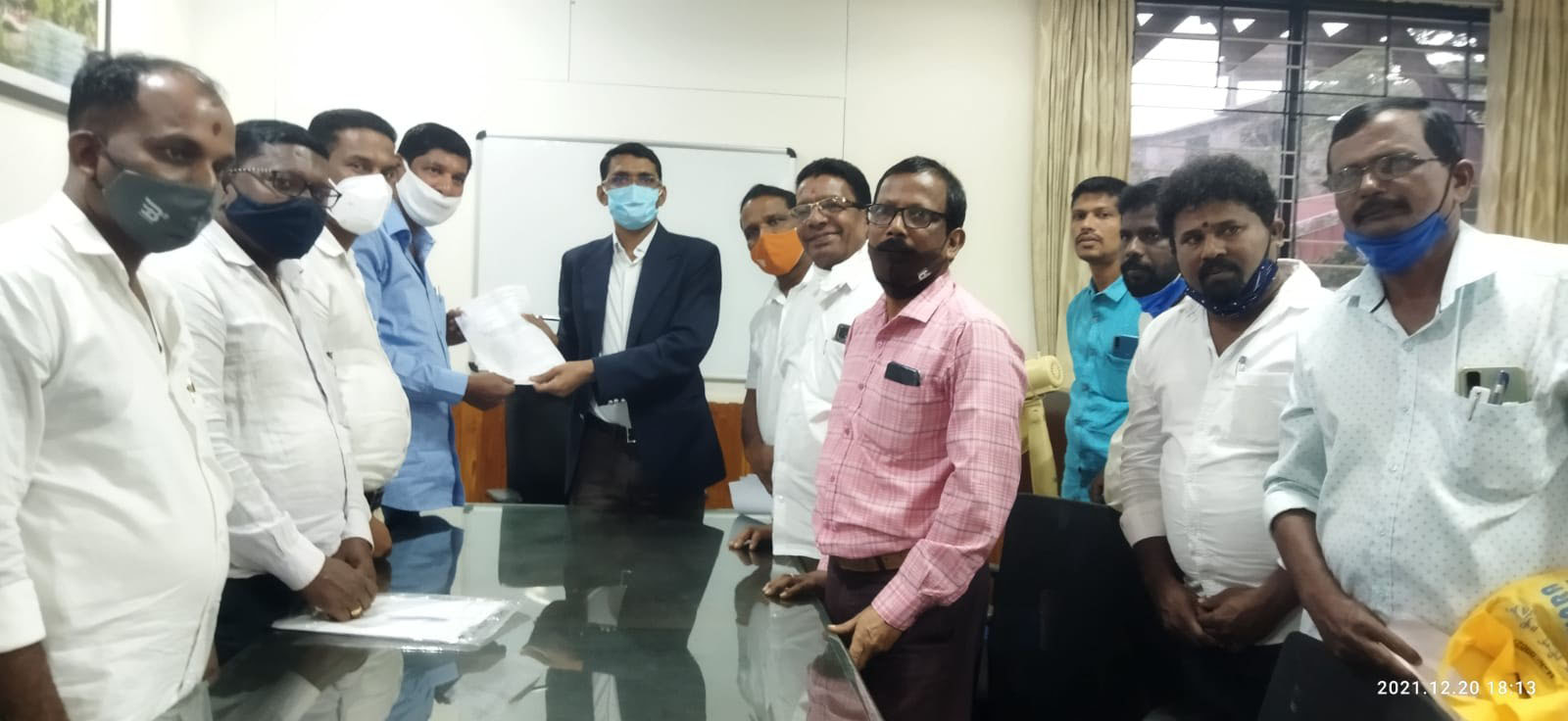 ಡಿಸಿ ಮನ್ನಾ ಭೂಮಿ ದಲಿತರಿಗೆ ಹಂಚುವಂತೆ ಆಗ್ರಹಿಸಿ ಮನವಿ