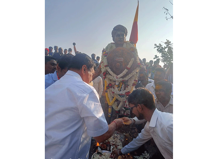 ಸಂಗೊಳ್ಳಿ ರಾಯಣ್ಣರ ಪ್ರತಿಮೆಗೆ ಅವಮಾನ ಮಾಡಿದವರು ದೇಶದ್ರೋಹಿಗಳು, ಅವರಿಗೆ ತಕ್ಕ ಶಾಸ್ತಿ: ಗೃಹಸಚಿವ