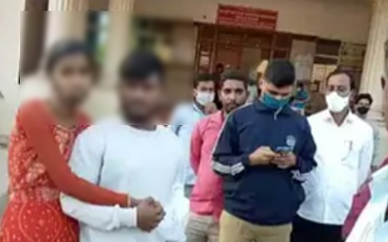 ಪ್ರೀತಿಸಿ ವಿವಾಹವಾದ ಮಗಳ ಜುಟ್ಟು ಹಿಡಿದು ಎಳೆದೊಯ್ಯಲು ಯತ್ನಿಸಿದ ತಂದೆ: ಮಗಳಿಂದಲೇ ದೂರು