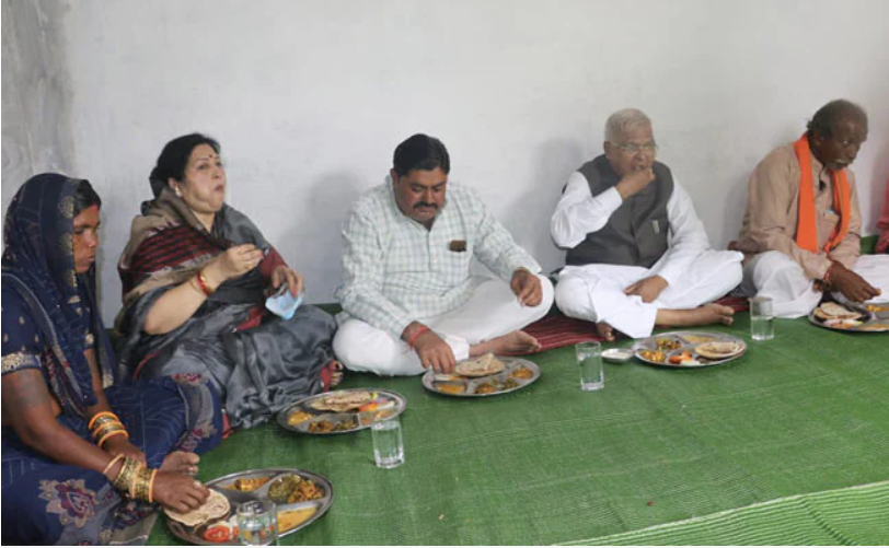 ಗವರ್ನರ್‌ ತನ್ನ ಗುಡಿಸಲಿಗೆ ಭೇಟಿ ನೀಡಿದ್ದಕ್ಕೆ ಮಧ್ಯಪ್ರದೇಶದ ವ್ಯಕ್ತಿಗೆ 14,000 ರೂ. ಬಿಲ್‌ !