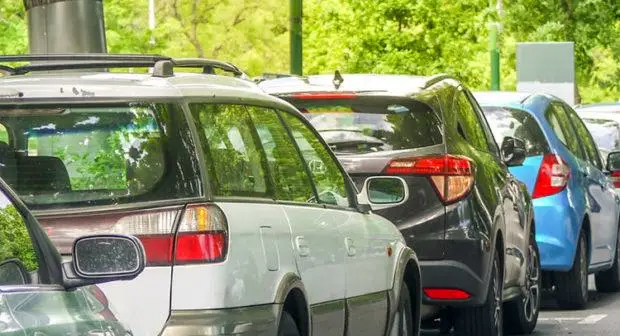 ಪುತ್ತೂರು; ರಸ್ತೆಯಲ್ಲಿ ವಾಹನ ಪಾರ್ಕಿಂಗ್: ಸಭಾಭವನ ಮಾಲಕರ ವಿರುದ್ಧ ಪ್ರಕರಣ ದಾಖಲು