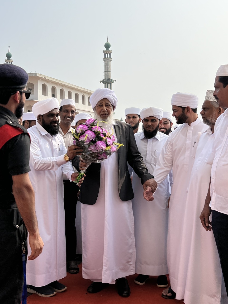 ಅಲ್ ಮದೀನದಲ್ಲಿ ಎ. ಪಿ. ಉಸ್ತಾದರಿಗೆ ಭವ್ಯ ಸ್ವಾಗತ