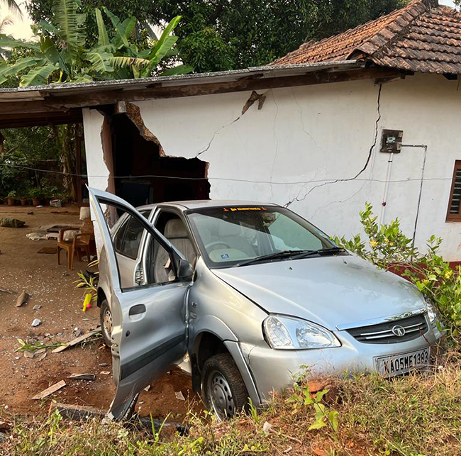 ಹೆಬ್ರಿ: ನಿಯಂತ್ರಣ ತಪ್ಪಿ ಮನೆಗೆ ನುಗ್ಗಿದ ಕಾರು; ಚಾಲಕ ಸ್ಥಳದಲ್ಲೇ ಮೃತ್ಯು