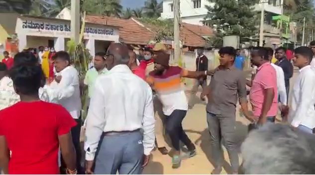 ಬಿಡದಿ‌ ಪುರಸಭೆ ಚುನಾವಣೆ: ಕಾಂಗ್ರೆಸ್ - ಜೆಡಿಎಸ್ ಕಾರ್ಯಕರ್ತರ ನಡುವೆ ಹೊಡೆದಾಟ