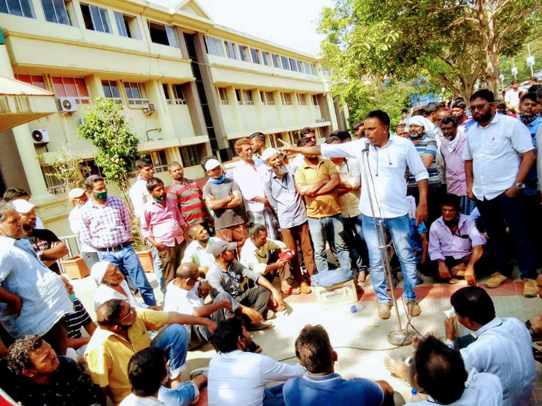 ಮಂಗಳೂರು: ಬೀದಿ ಬದಿ ವ್ಯಾಪಾರಸ್ಥರಿಂದ ಪಾಲಿಕೆ ಕಚೇರಿಗೆ ಮುತ್ತಿಗೆ