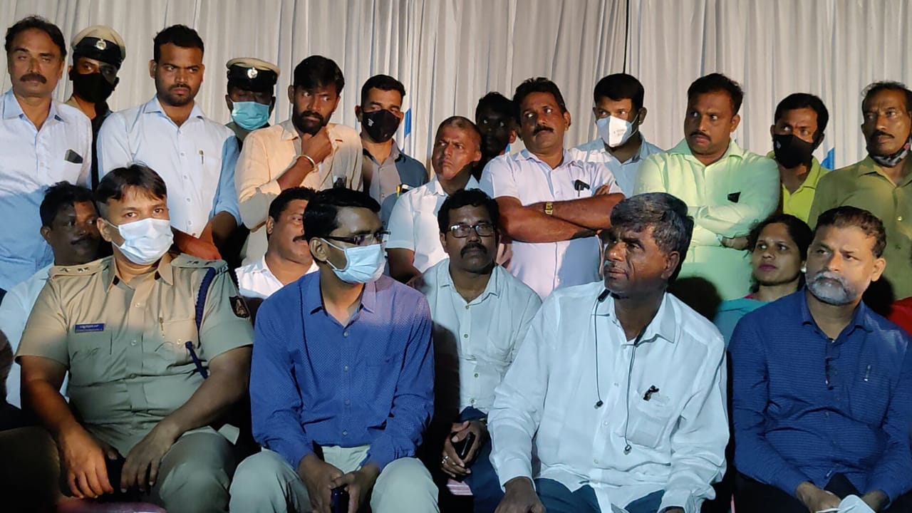 ಪೊಲೀಸ್ ದೌರ್ಜನ್ಯ ನಡೆದ ಕೊರಗ ಕಾಲನಿಗೆ ಸಮಾಜ ಕಲ್ಯಾಣ ಇಲಾಖೆ ಸಚಿವ ಕೋಟ ಭೇಟಿ