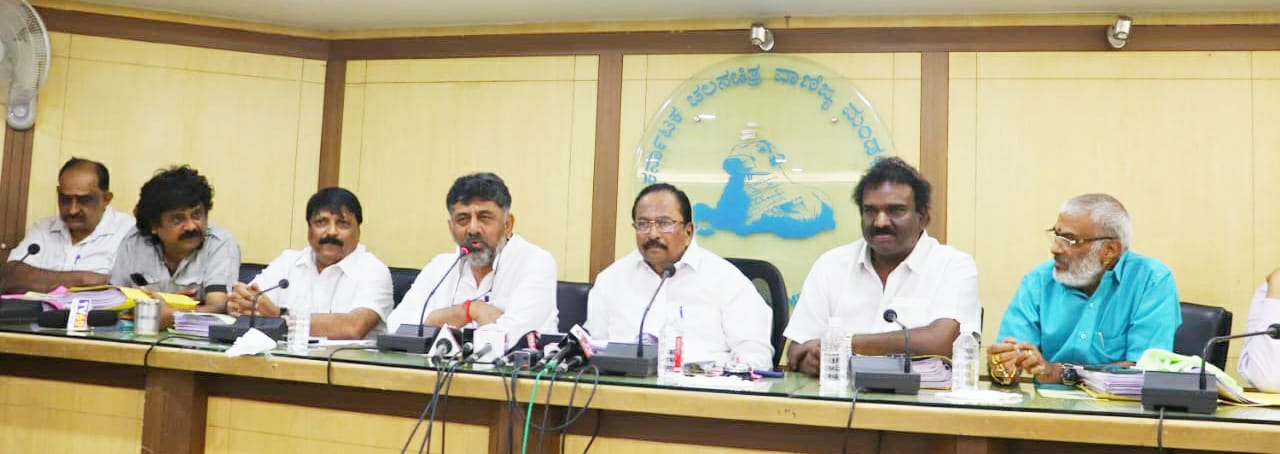 ಮೇಕೆದಾಟು ಯೋಜನೆಗಾಗಿ ಪಾದಯಾತ್ರೆ: ಚಲನಚಿತ್ರ ವಾಣಿಜ್ಯ ಮಂಡಳಿಗೆ ಡಿ.ಕೆ.ಶಿವಕುಮಾರ್ ಆಹ್ವಾನ