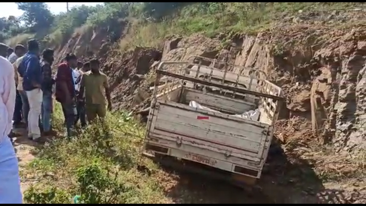 ಪಿಕಪ್ ಢಿಕ್ಕಿ: ಇಬ್ಬರು ಬೈಕ್ ಸವಾರರು ಸ್ಥಳದಲ್ಲೇ ಮೃತ್ಯು