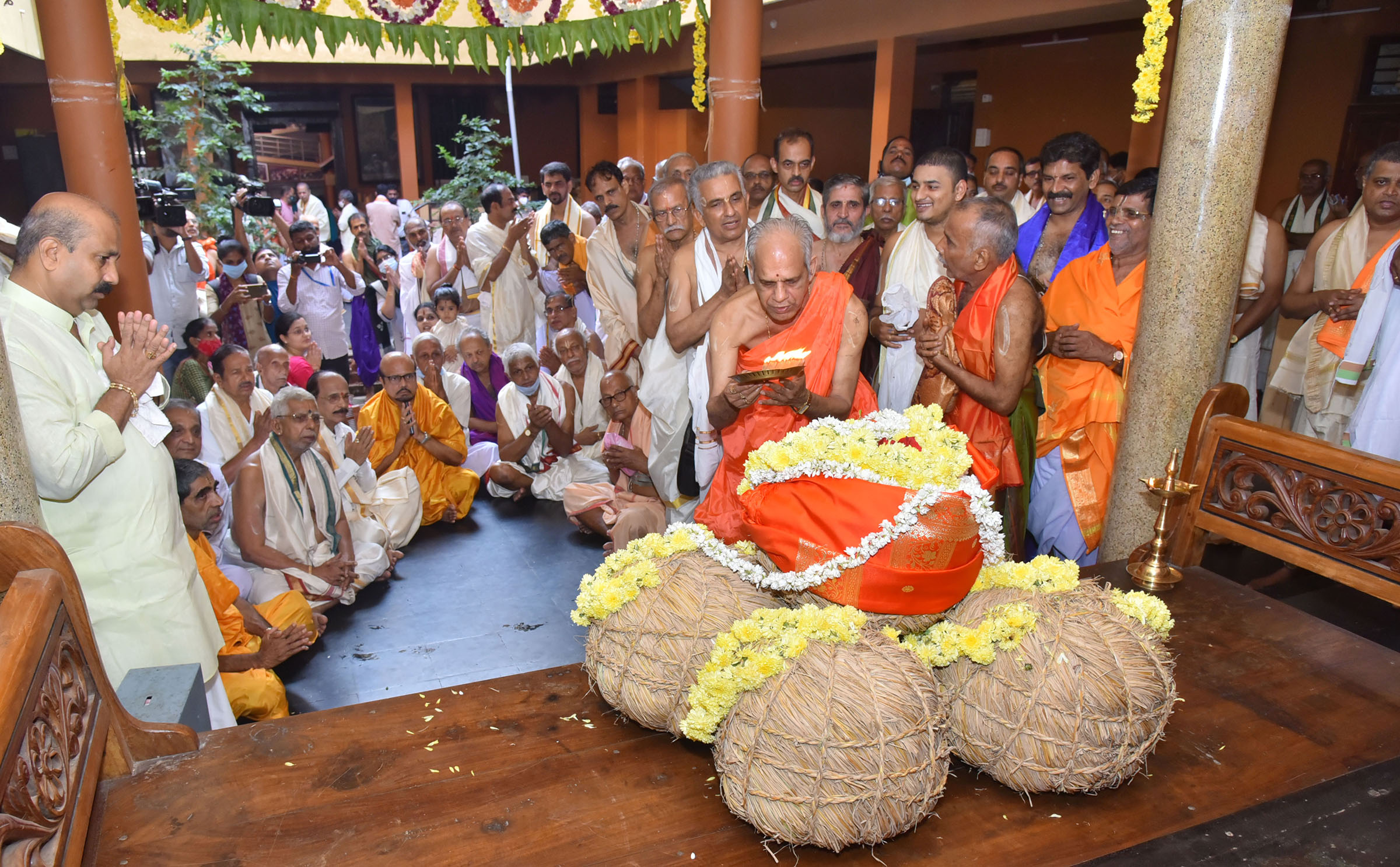 ಭಾವಿ ಪರ್ಯಾಯ ಕೃಷ್ಣಾಪುರ ಮಠದ ಭತ್ತ ಮುಹೂರ್ತ ಸಂಪನ್ನ