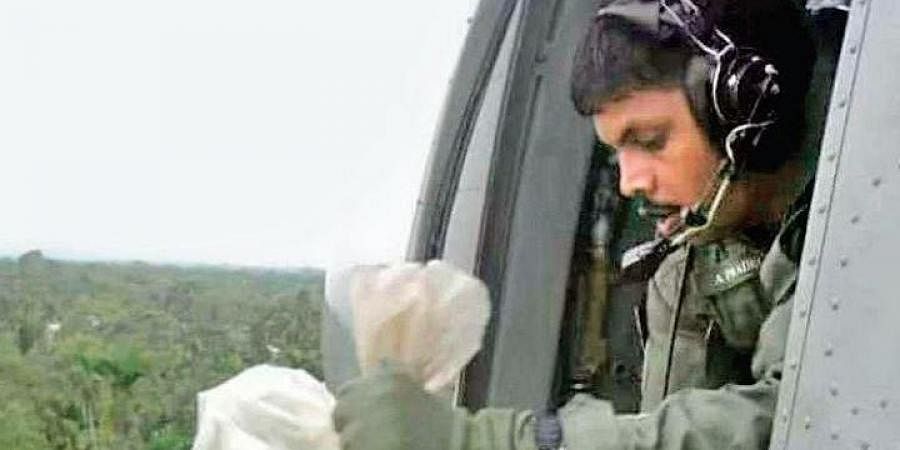 ಪ್ರವಾಹ ಪರಿಹಾರ ಕಾರ್ಯದಲ್ಲಿ ಸಕ್ರಿಯವಾಗಿ ಭಾಗಿಯಾಗಿದ್ದ ಹೆಲಿಕಾಪ್ಟರ್‌ ಅವಘಡದಲ್ಲಿ ಮೃತಪಟ್ಟ ಕೇರಳದ ಅಧಿಕಾರಿ