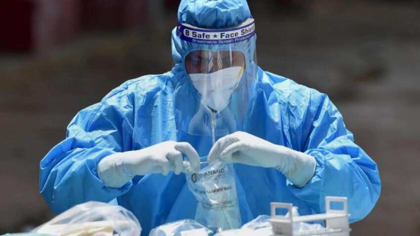 ಫ್ರಾನ್ಸ್: ಒಮೈಕ್ರಾನ್ ಸೋಂಕು ಉಲ್ಬಣ; ಒಂದೇ ದಿನ 5 ಲಕ್ಷಕ್ಕೂ ಅಧಿಕ ಸೋಂಕು ಪ್ರಕರಣ ಫ್ರಾನ್ಸ್: ಒಮೈಕ್ರಾನ್ ಸೋಂಕು ಉಲ್ಬಣ; ಒಂದೇ ದಿನ 5 ಲಕ್ಷಕ್ಕೂ ಅಧಿಕ ಸೋಂಕು ಪ್ರಕರಣ