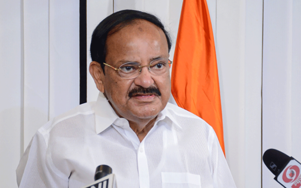 ನಿಮ್ಮ ಧರ್ಮ ಅನುಸರಿಸಿ, ಆದರೆ ದ್ವೇಷದ ಭಾಷಣ, ಬರಹಗಳಲ್ಲಿ ತೊಡಗಿಸಿಕೊಳ್ಳಬೇಡಿ: ಉಪರಾಷ್ಟ್ರಪತಿ ವೆಂಕಯ್ಯ ನಾಯ್ಡು