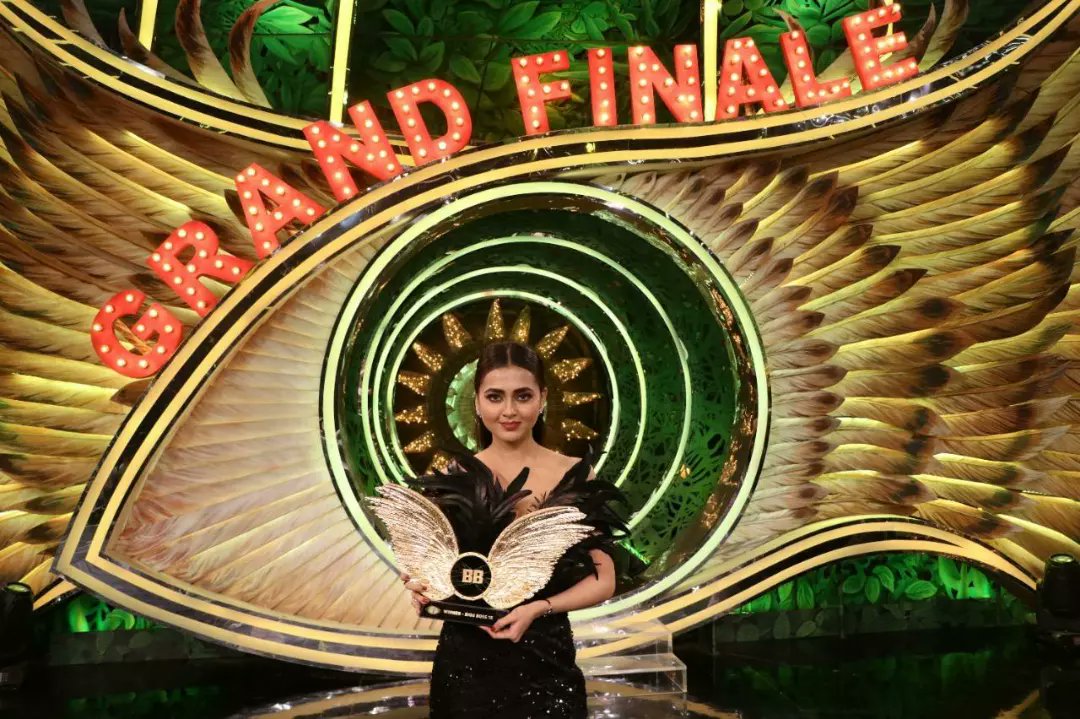 ಬಿಗ್ ಬಾಸ್ ಸೀಸನ್-15 ಗೆದ್ದ ಕಿರುತೆರೆ ನಟಿ ತೇಜಸ್ವಿ ಪ್ರಕಾಶ್