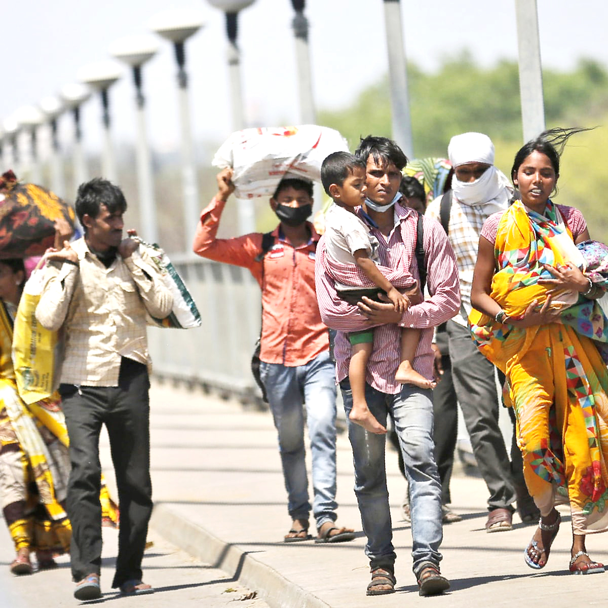 ಸಾರ್ವಜನಿಕ ಸೇವೆಗಳ ಅಭಿವೃದ್ಧಿಗೆ ಆದ್ಯತೆ ನೀಡಲಿ