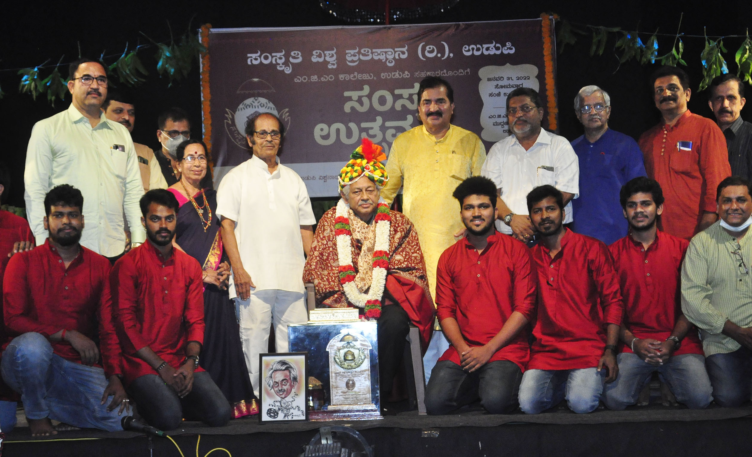 ಸಂವಾದ ಹುಟ್ಟು ಹಾಕುವ ಕಲೆಯೇ ಧರ್ಮ, ರಾಜಕೀಯಕ್ಕಿಂತ ಮುಖ್ಯ: ಕಾಸರವಳ್ಳಿ