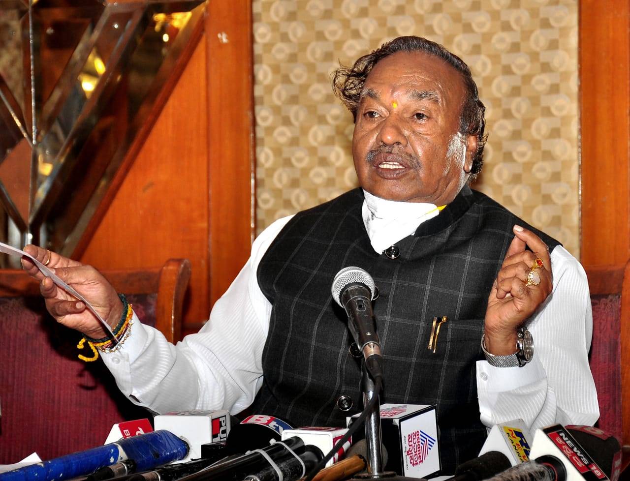 ರಾಜ್ಯಾದ್ಯಂತ ವಾರಾಂತ್ಯ ಕರ್ಫ್ಯೂ; ಸರ್ಕಾರದ ನಿರ್ಧಾರಕ್ಕೆ ಸಚಿವ ಈಶ್ವರಪ್ಪ ಅಸಮಾಧಾನ