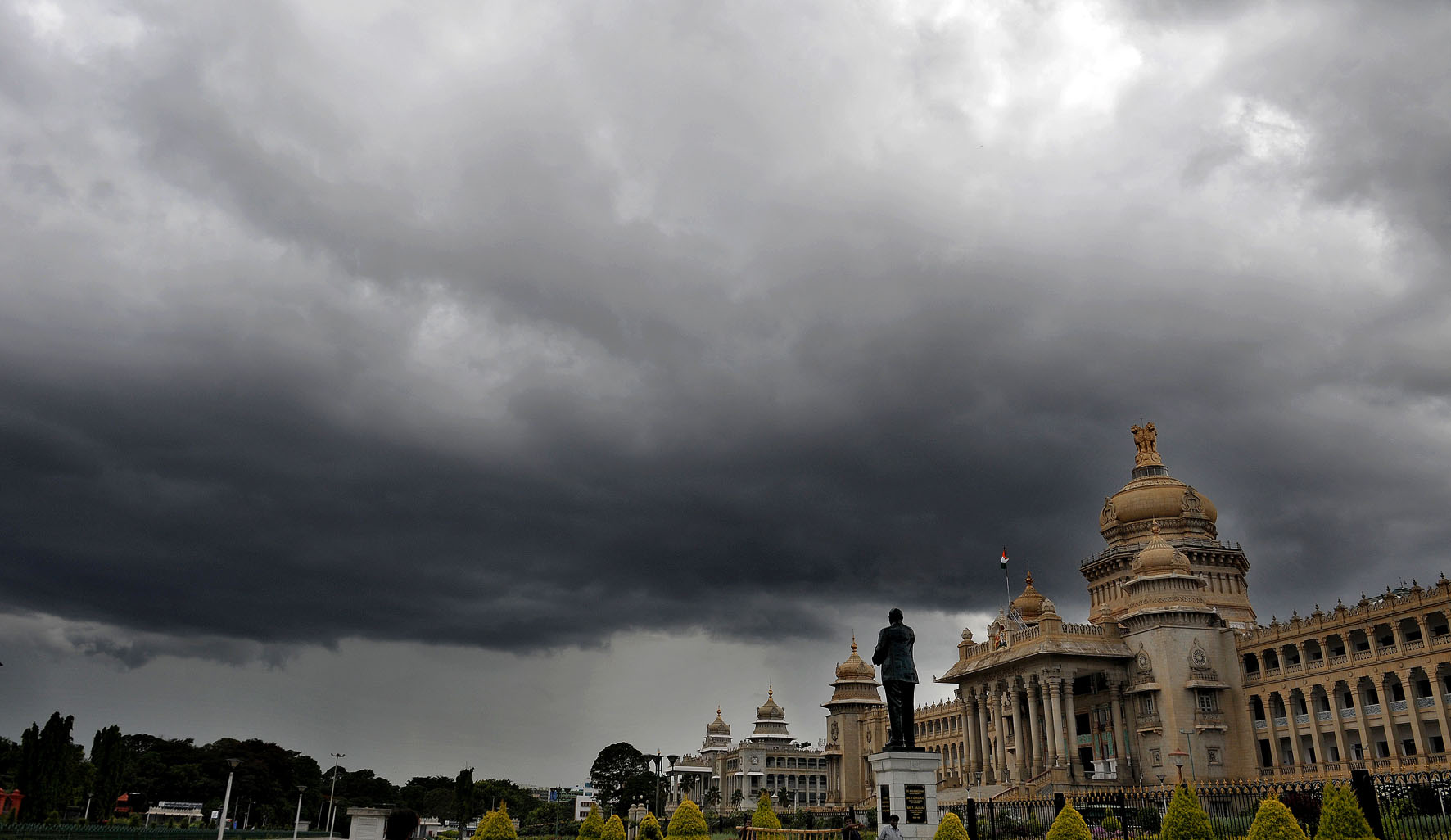 ಶೇ.50ರಷ್ಟು ಸಿಬ್ಬಂದಿಗೆ ರೊಟೇಷನ್ ಆಧಾರದ ಮೇಲೆ ಕೆಲಸ: ಸರಕಾರದ ಸುತ್ತೋಲೆ