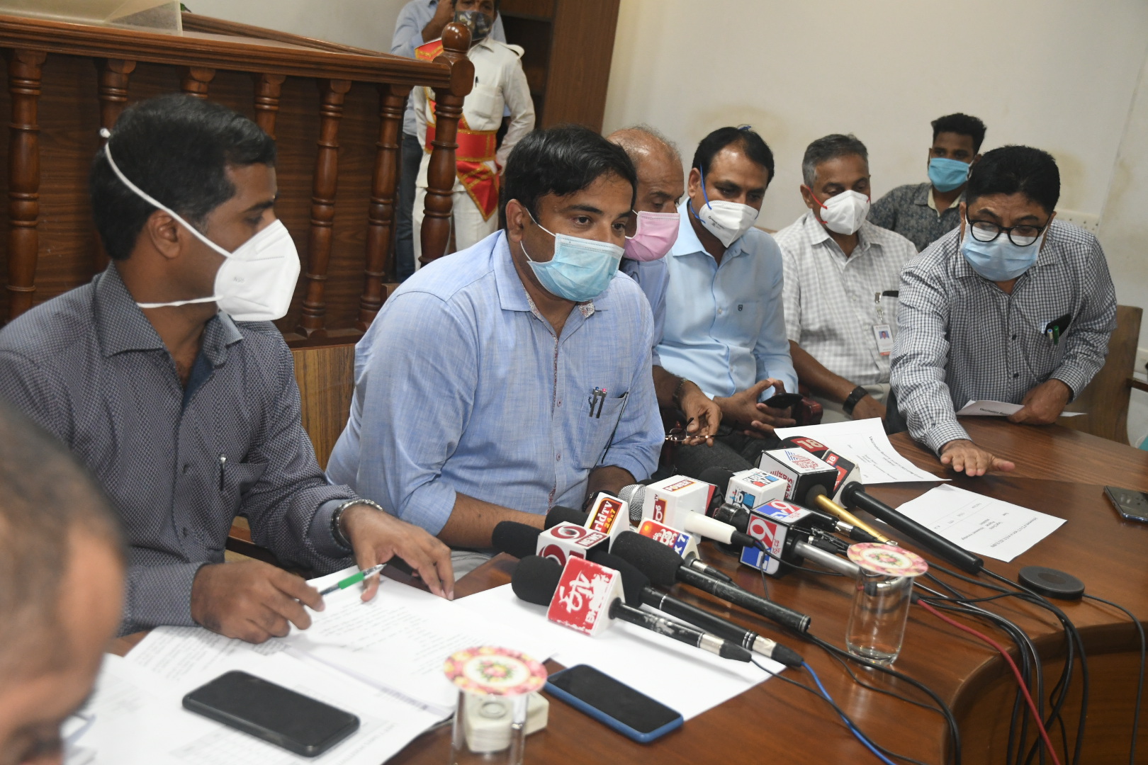 ವಾರಾಂತ್ಯ ಕರ್ಫ್ಯೂ ಹಿನ್ನೆಲೆ; ಪೂರ್ವ ನಿಗದಿತ ಕಾರ್ಯಕ್ರಮಗಳಿಗೆ ಈ ವಾರ ಅವಕಾಶ: ದ.ಕ. ಜಿಲ್ಲಾಧಿಕಾರಿ ಡಾ. ರಾಜೇಂದ್ರ