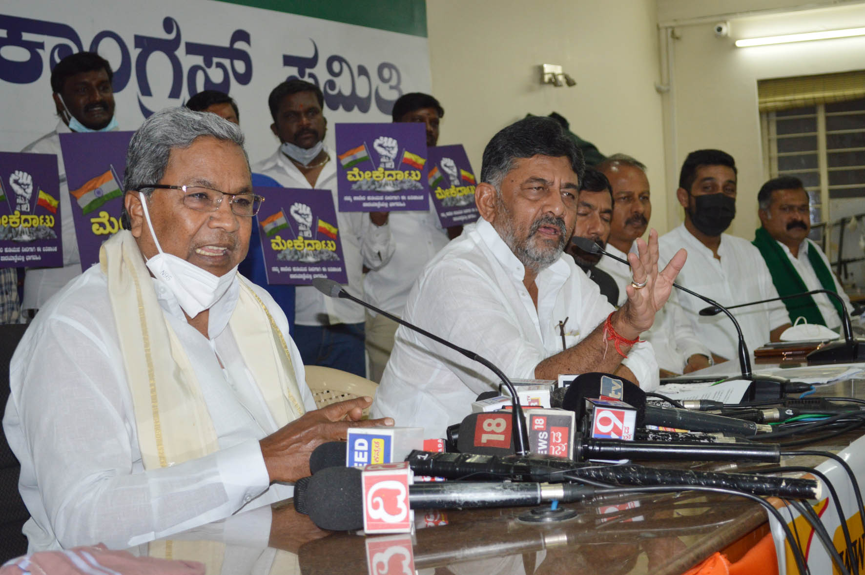 ಸಿಎಂ ರಾಮನಗರದಲ್ಲಿ ಸಾರ್ವಜನಿಕ ಸಭೆ ಮಾಡುವಾಗ ಕೊರೋನ ಎಲ್ಲಿ ಹೋಗಿತ್ತು?: ಸಿದ್ದರಾಮಯ್ಯ ಆಕ್ರೋಶ