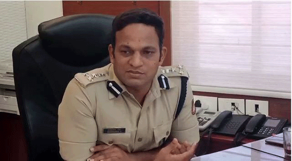 ಸಿಬ್ಬಂದಿ ನಡುವೆ ಗುಂಪುಗಾರಿಕೆ- ಭಿನ್ನಾಭಿಪ್ರಾಯ ಹಿನ್ನೆಲೆ: ಮಂಗಳೂರು ಮಹಿಳಾ ಪೊಲೀಸ್ ಠಾಣೆಗೆ ಹೊಸ ತಂಡ ಸಿಬ್ಬಂದಿ ನಡುವೆ ಗುಂಪುಗಾರಿಕೆ- ಭಿನ್ನಾಭಿಪ್ರಾಯ ಹಿನ್ನೆಲೆ: ಮಂಗಳೂರು ಮಹಿಳಾ ಪೊಲೀಸ್ ಠಾಣೆಗೆ ಹೊಸ ತಂಡ